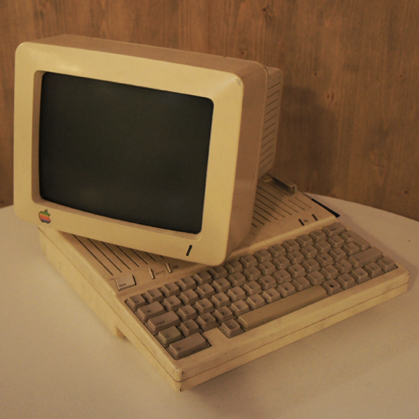 Apple 2C 1977