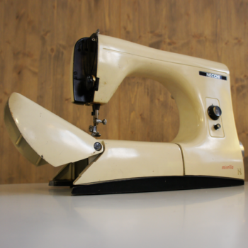 Machine a coudre Mirella Necchi 1957-nice-concept-store-vintage
